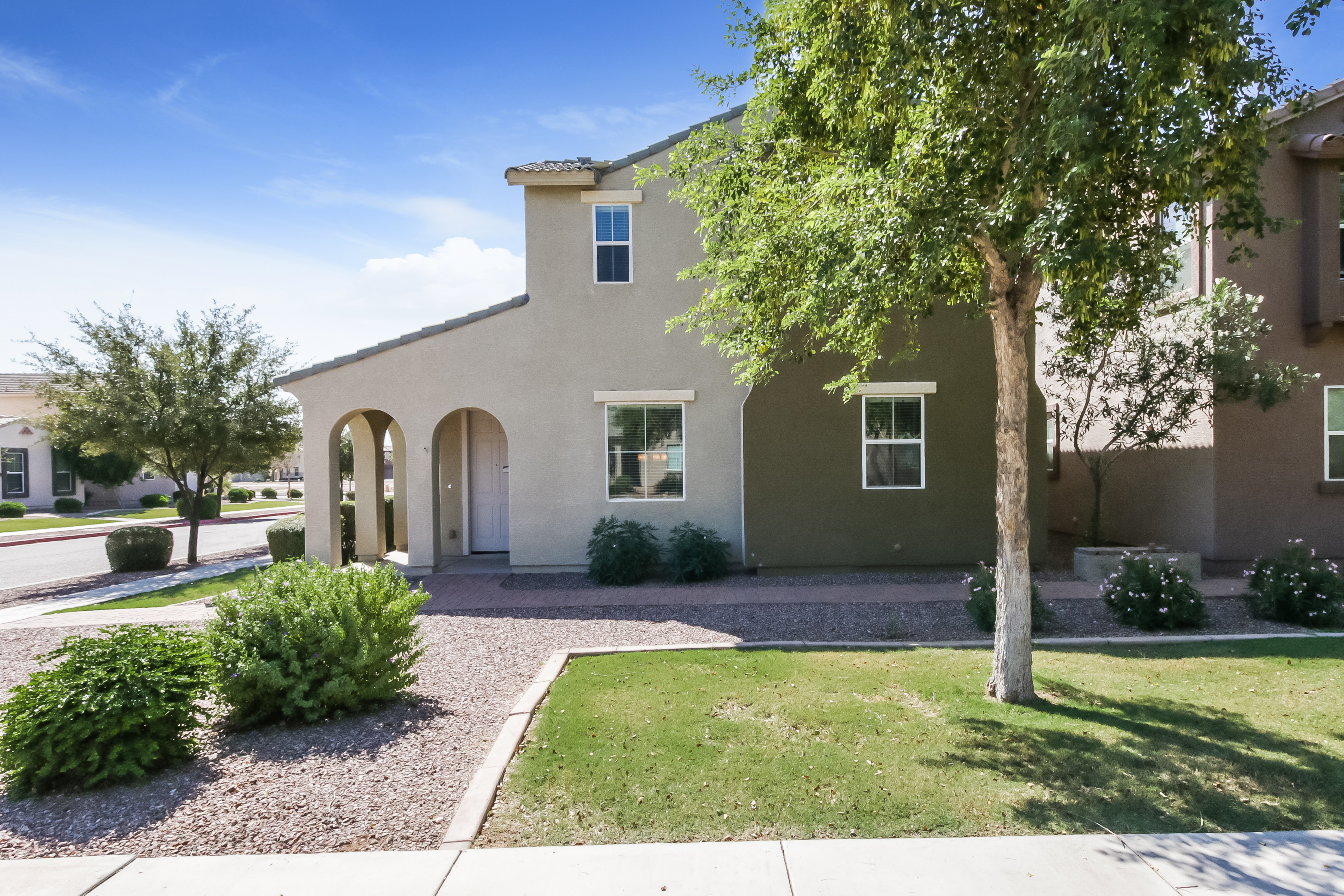 3806 S 54th Glen Phoenix, AZ 85043